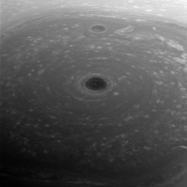 Как выглядит в шторм северный полюс Сатурна